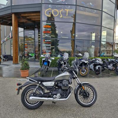 Moto Guzzi V9 Roamer (2021 - 24) usata