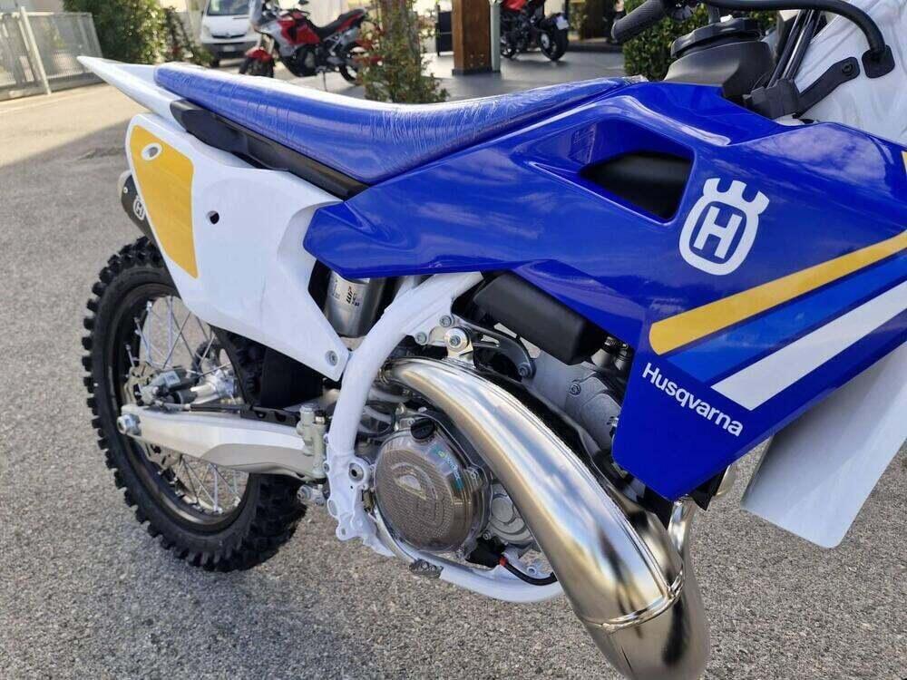 Husqvarna TC 300 (2025) (3)
