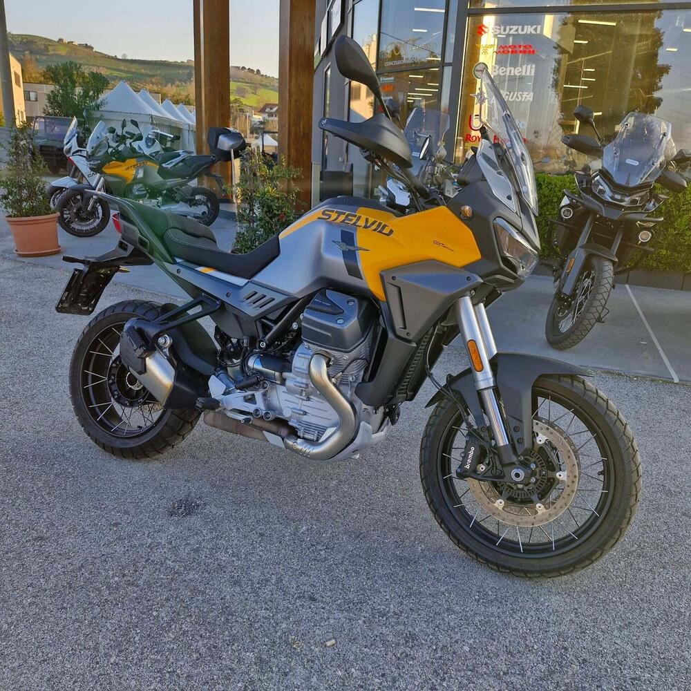 Moto Guzzi Stelvio (2024 - 26) (6)