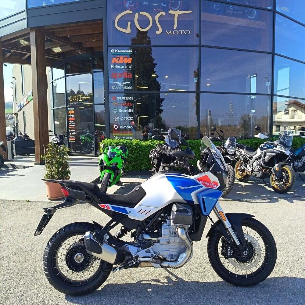 Moto Guzzi Stelvio Duecento Tributo (2025 - 26)