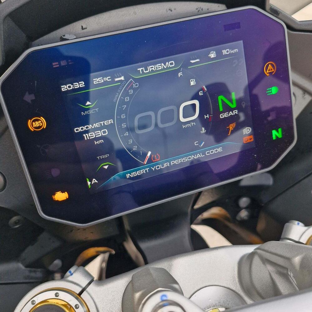 Moto Guzzi V100 Mandello S (2022 - 24) (3)