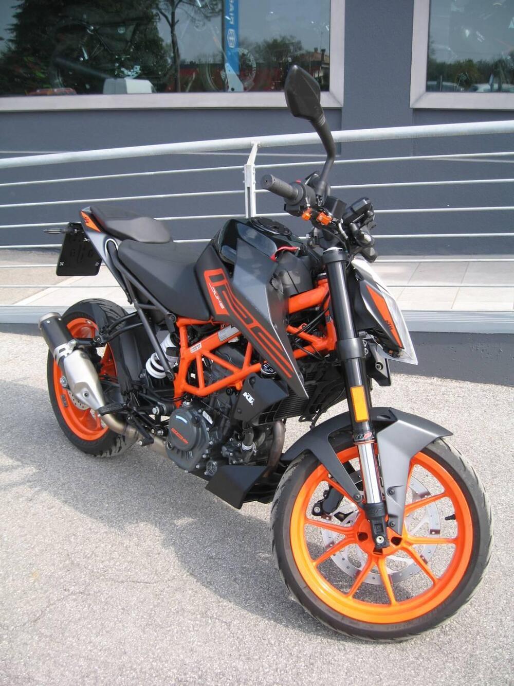 KTM 125 Duke (2021 - 23) (2)
