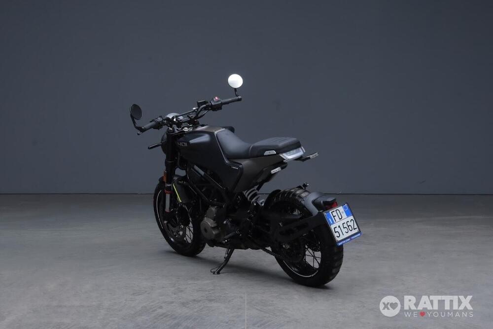 Husqvarna Svartpilen 401 (2021 - 23) (5)