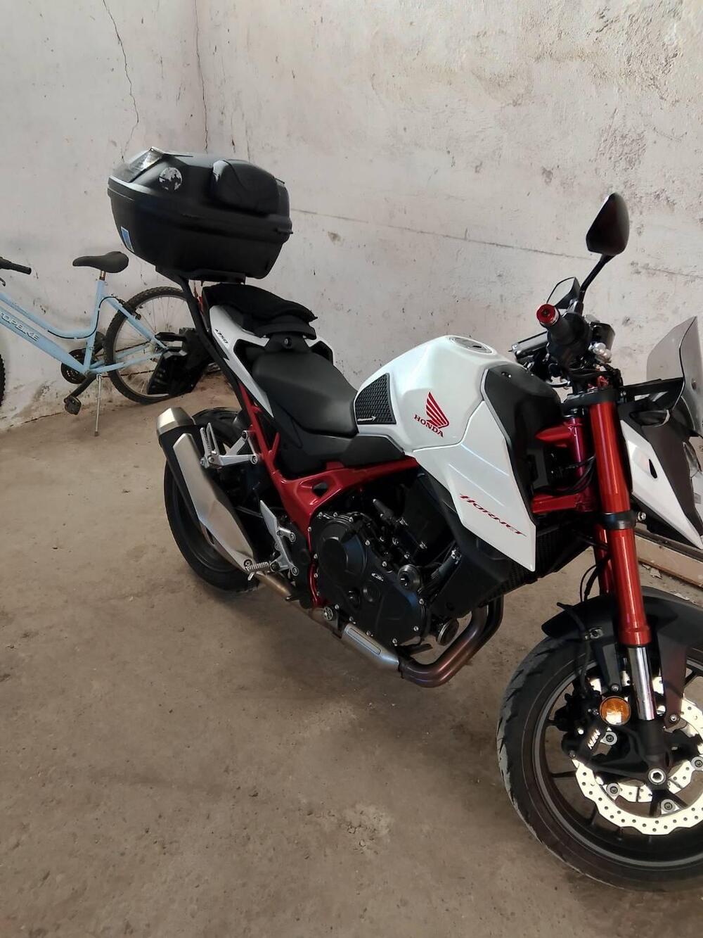 Honda CB 750 Hornet (2023 - 24) (3)