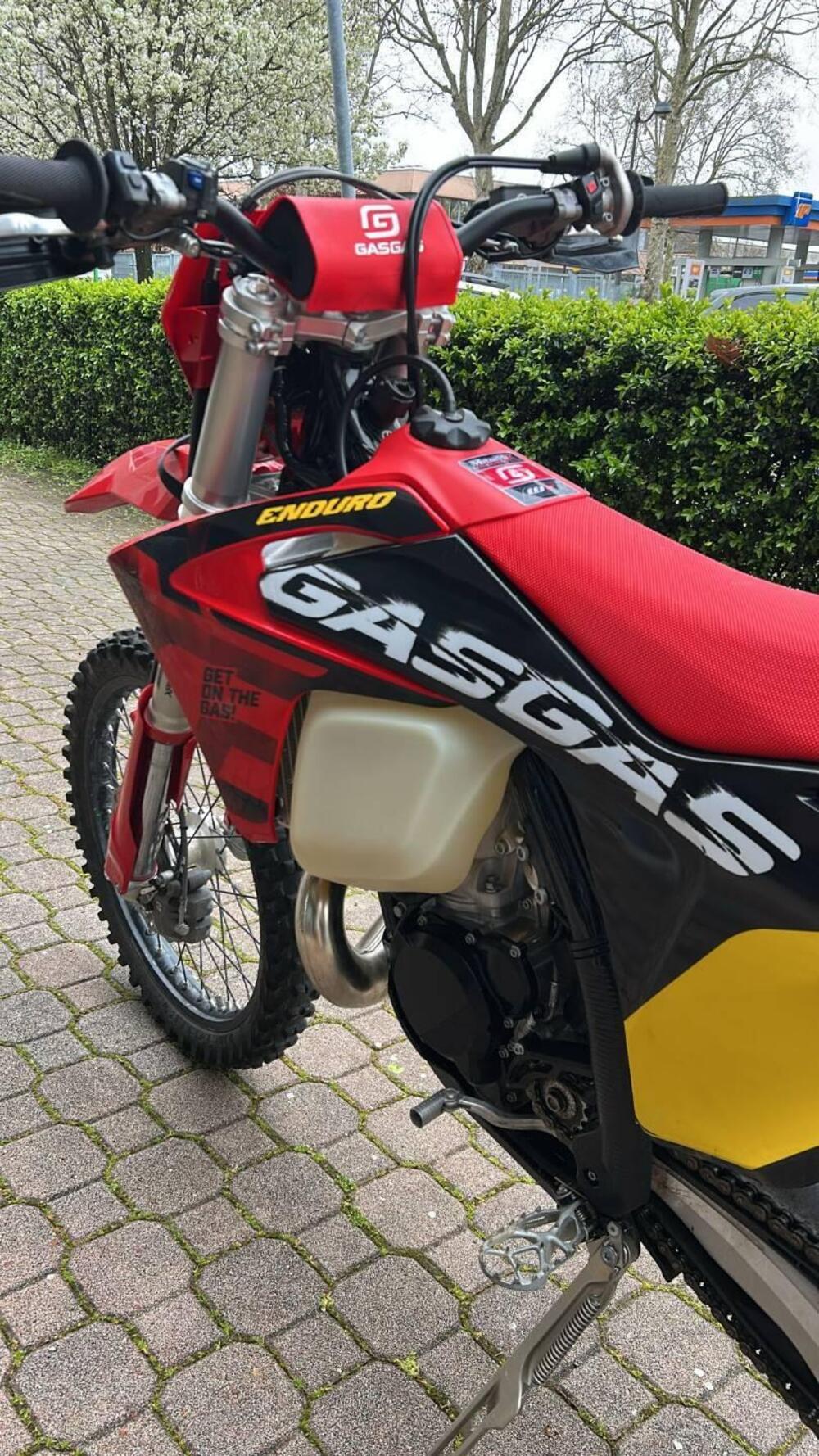 GASGAS EC 300 GP (2025) (2)