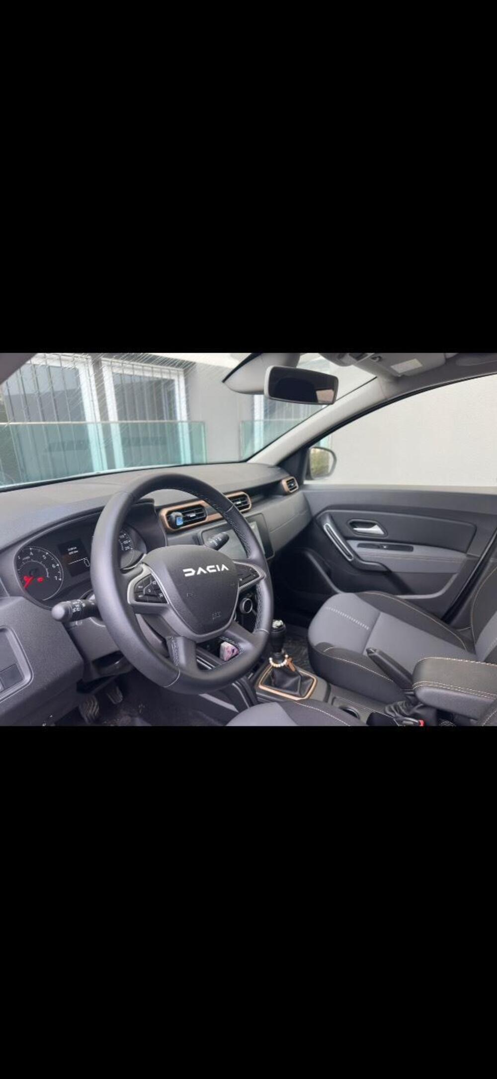 Dacia Duster usata a Varese (12)