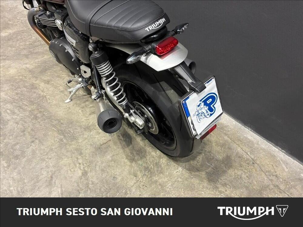 Triumph Speed Twin 1200 Stealth Edition (2024) (6)
