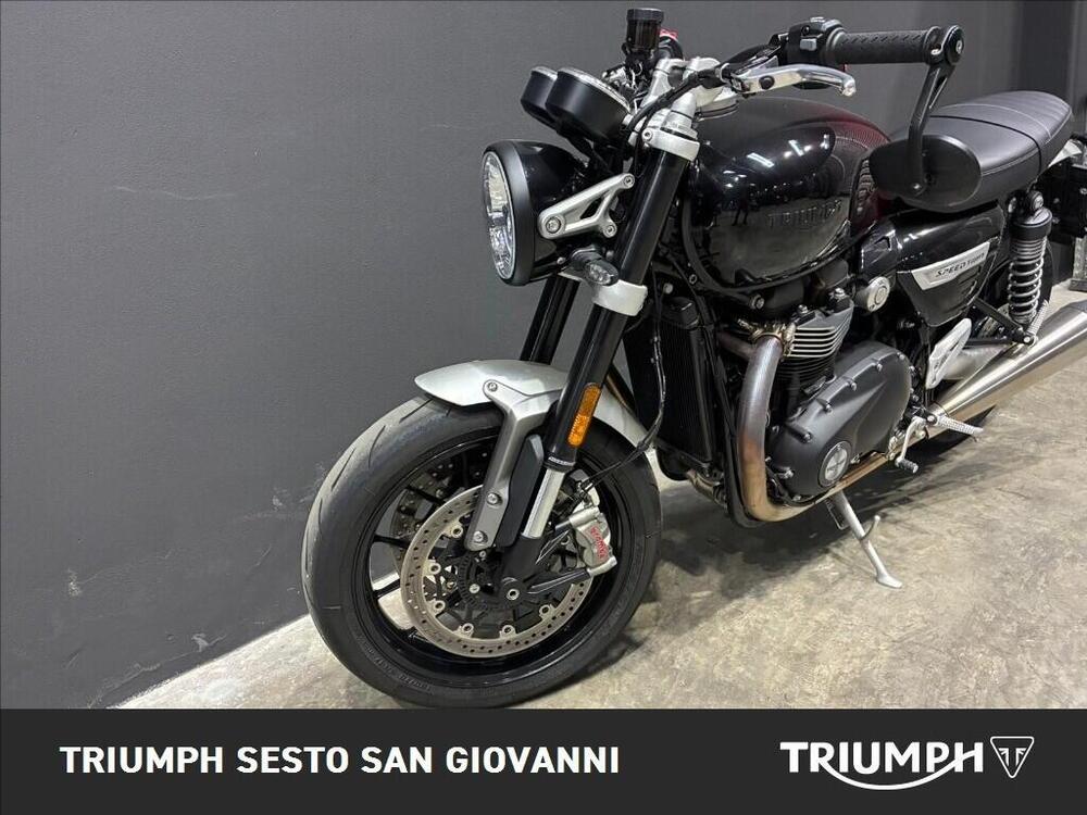 Triumph Speed Twin 1200 Stealth Edition (2024) (8)