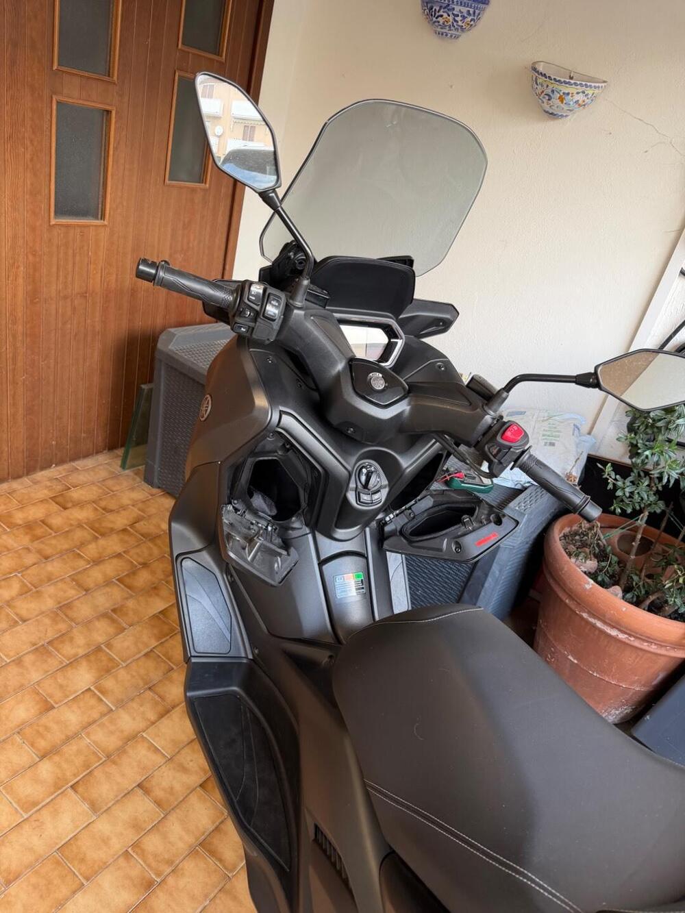 Yamaha X-Max 300 (2021 - 24) (5)