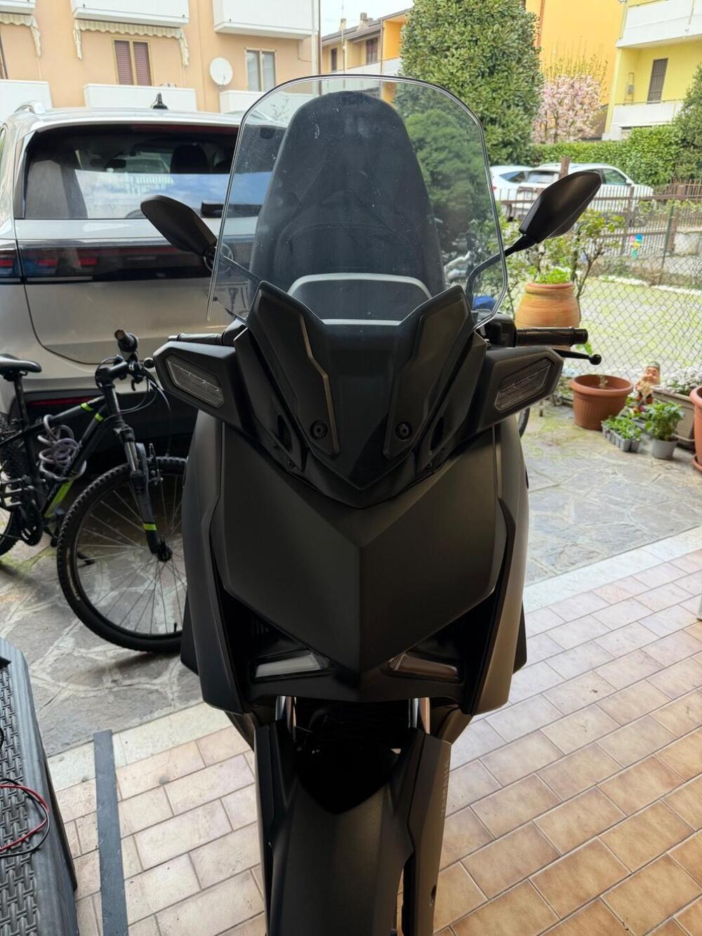 Yamaha X-Max 300 (2021 - 24) (9)
