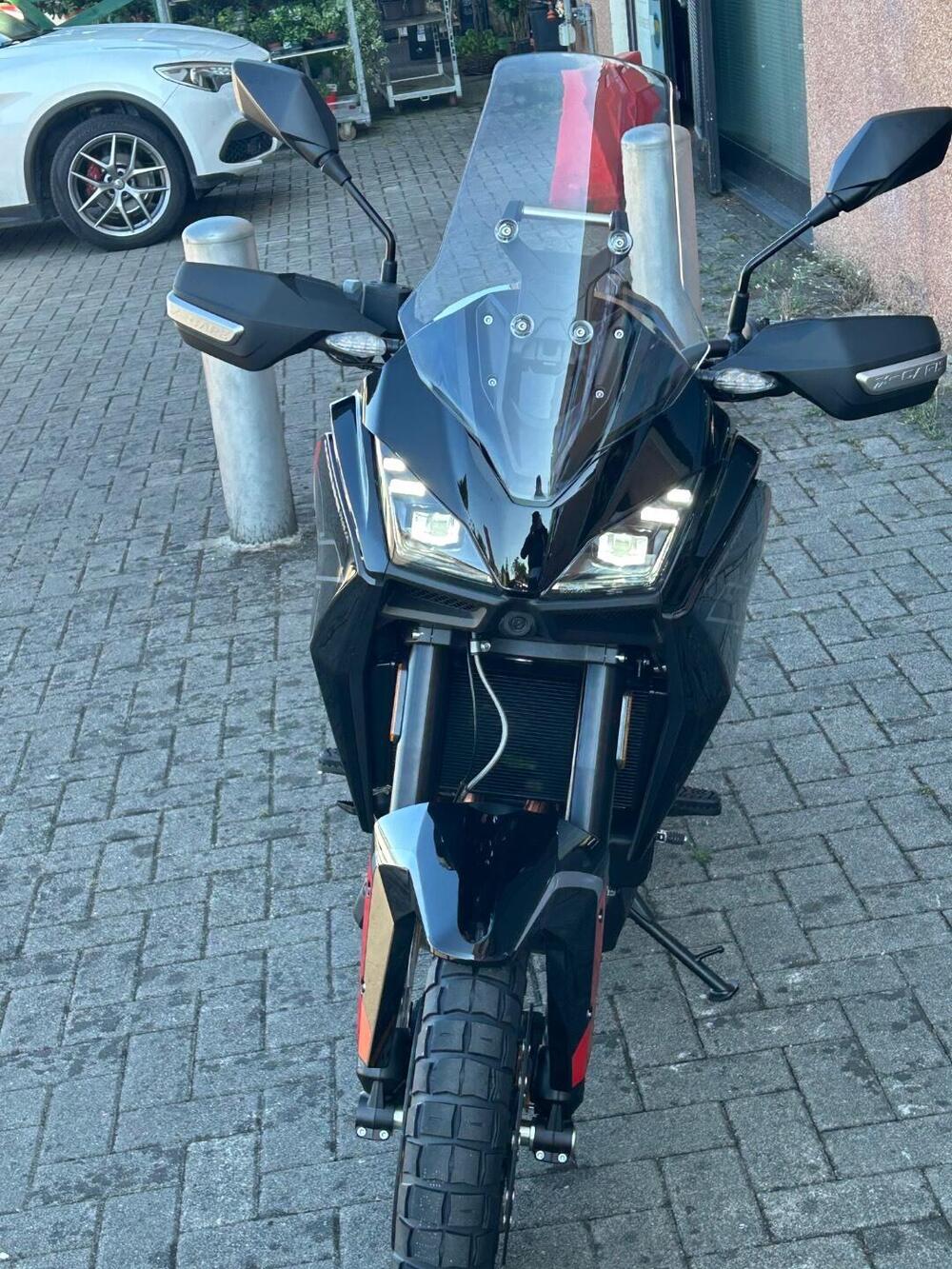 Moto Morini X-Cape 700 Gold Edition (2025 - 26) (8)