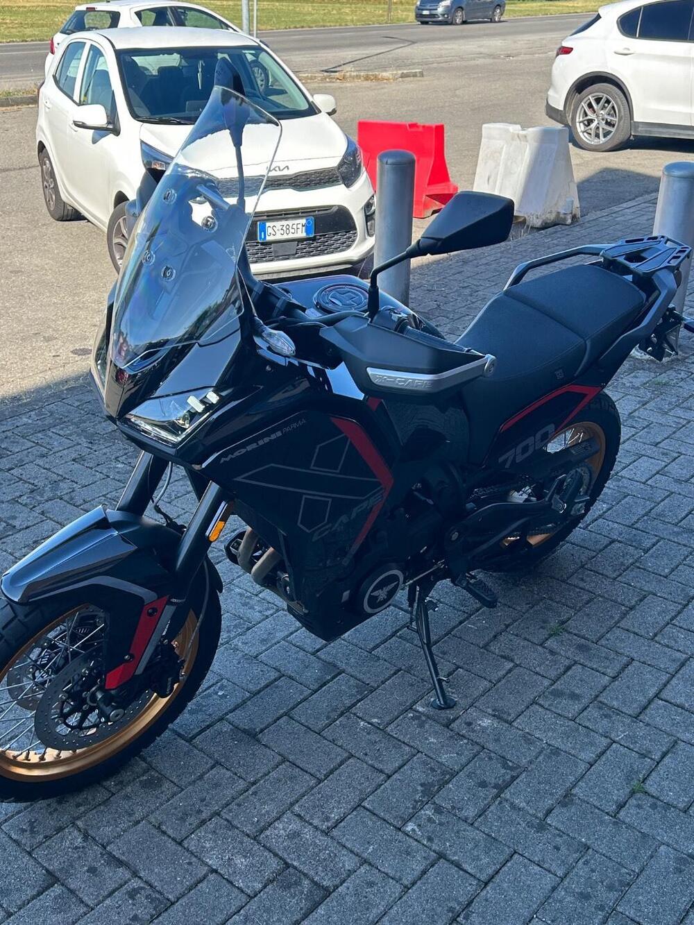 Moto Morini X-Cape 700 Gold Edition (2025 - 26) (9)