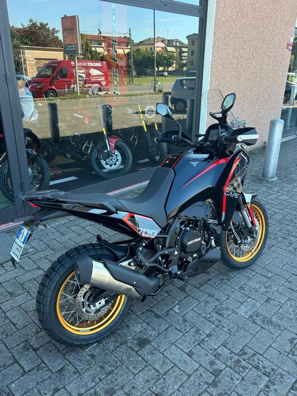 Moto Morini X-Cape 700 Gold Edition (2025 - 26) (10)