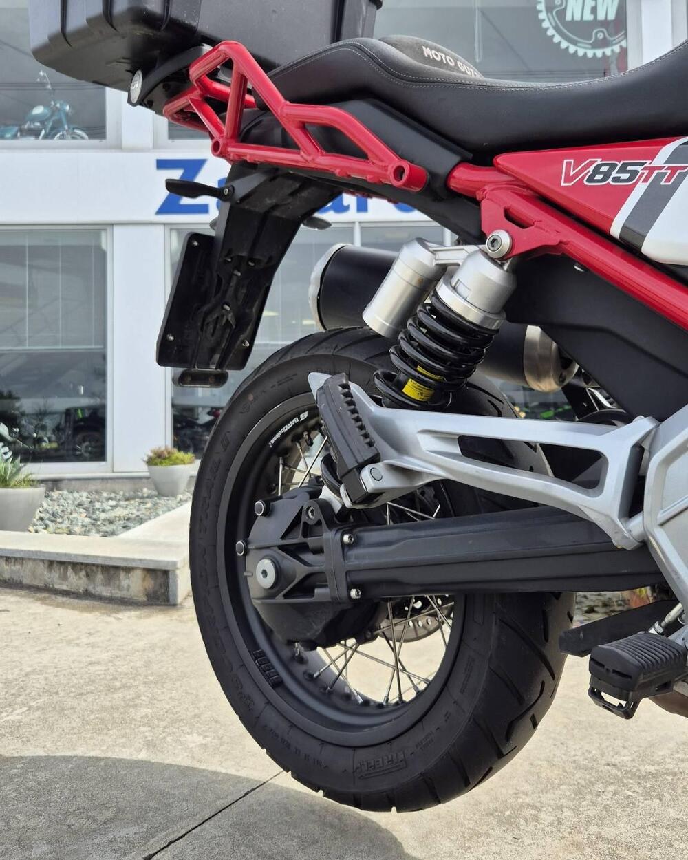 Moto Guzzi V85 TT (2019 - 20) (5)