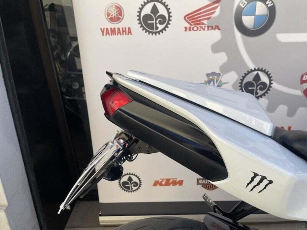 Yamaha FZ8 (2010 - 12) (4)