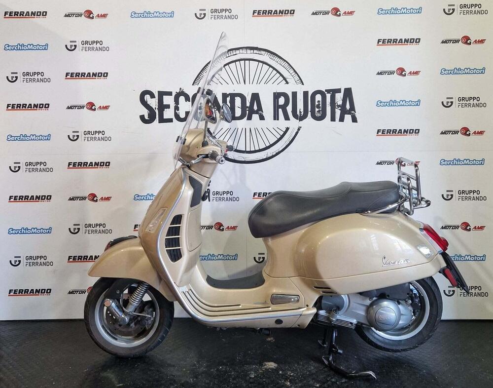 Vespa GTS 300 (2017 - 18) (2)