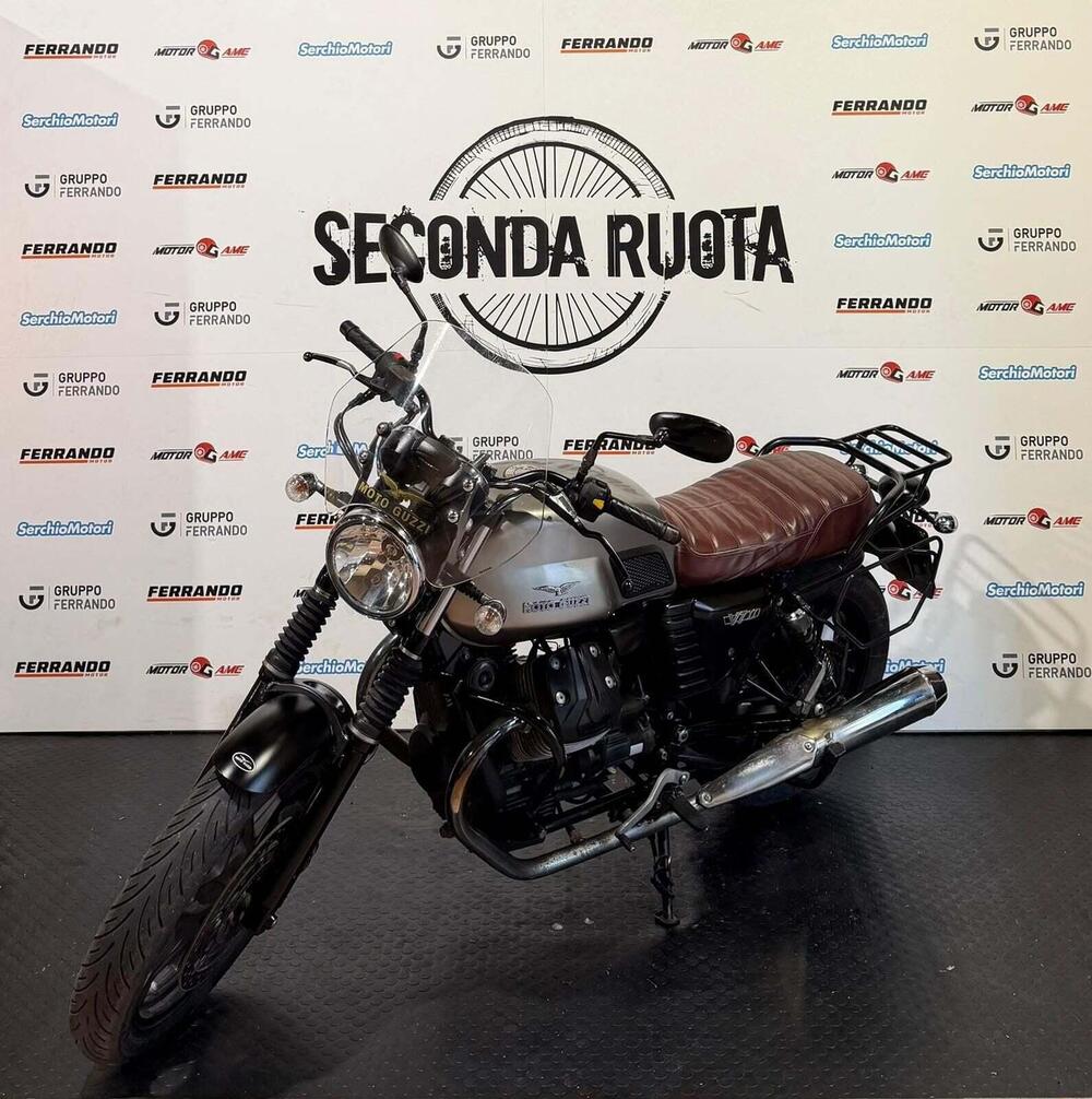 Moto Guzzi V7 II Stone (2015 - 17) (4)