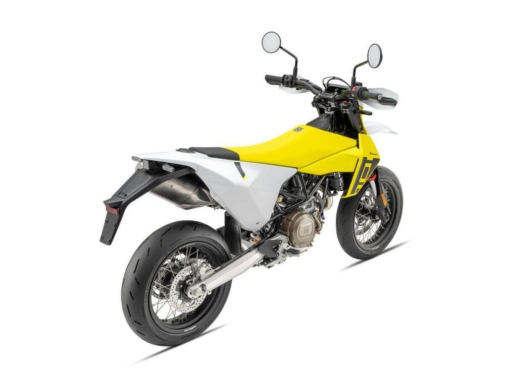 Husqvarna 701 Supermoto (2026) (2)
