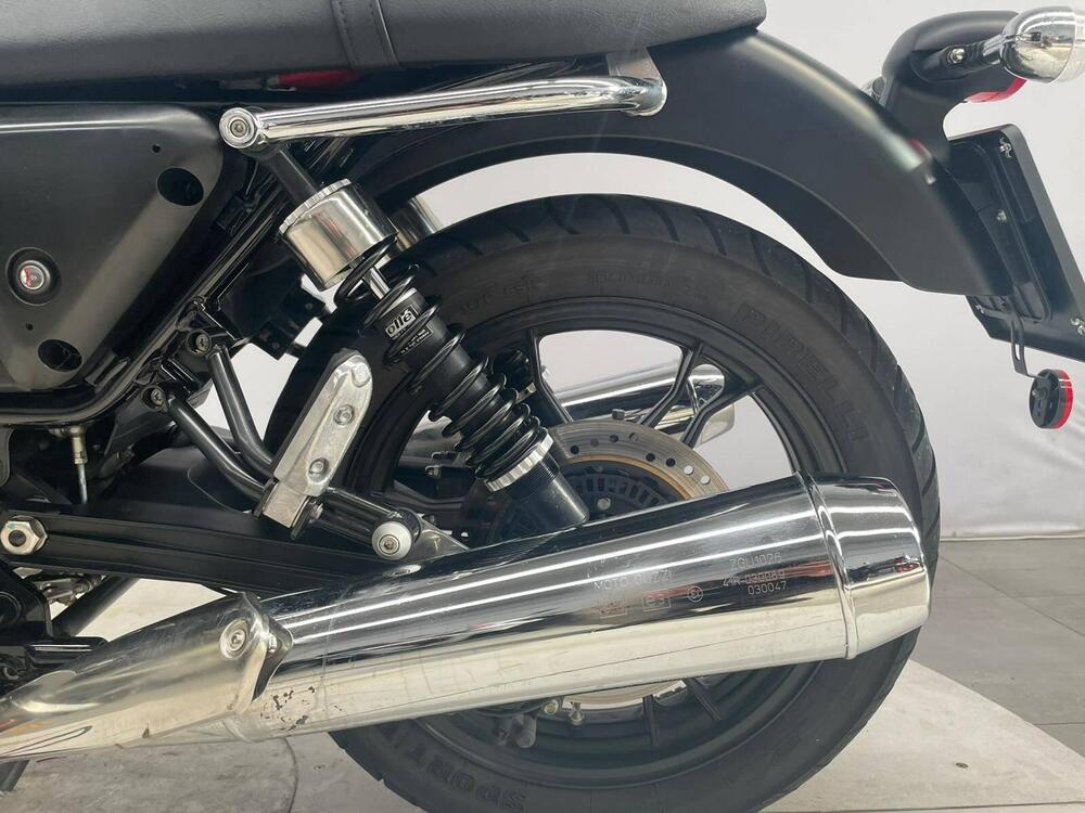 Moto Guzzi V7 II Stone (2015 - 17) (4)