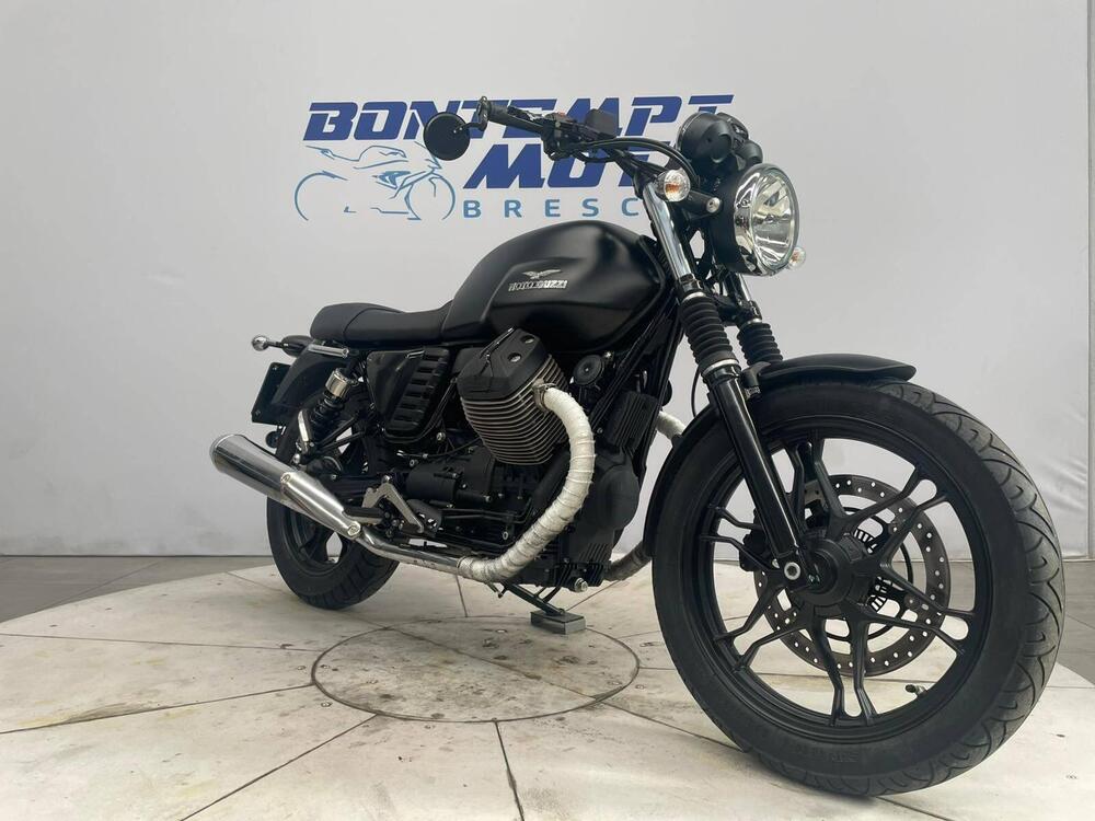 Moto Guzzi V7 II Stone (2015 - 17) (9)