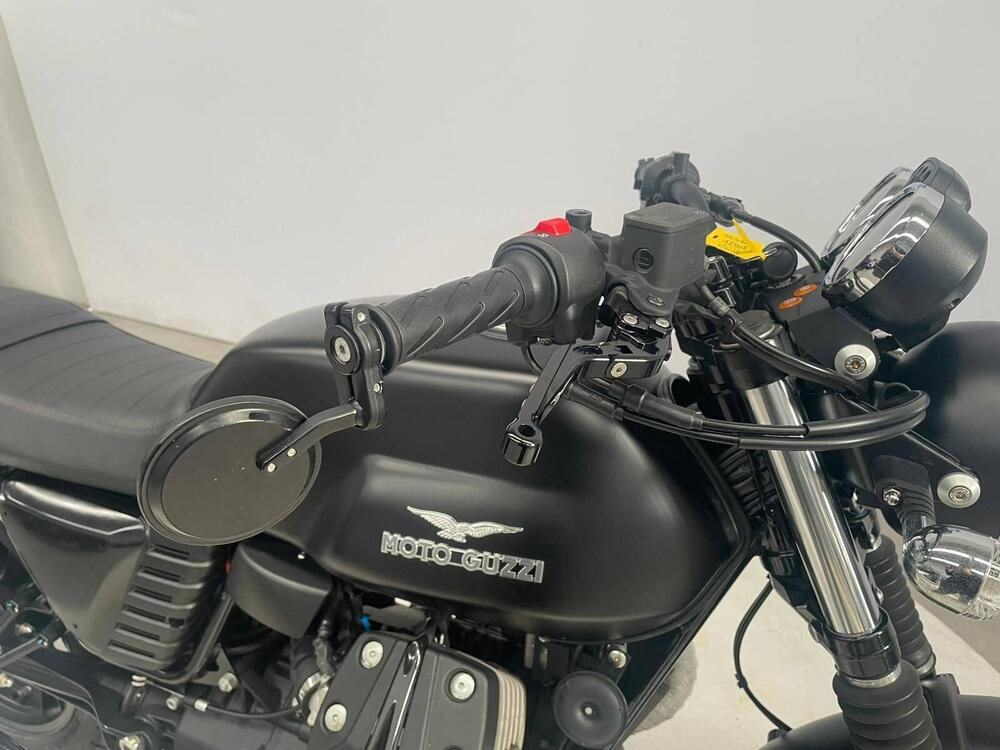 Moto Guzzi V7 II Stone (2015 - 17) (12)