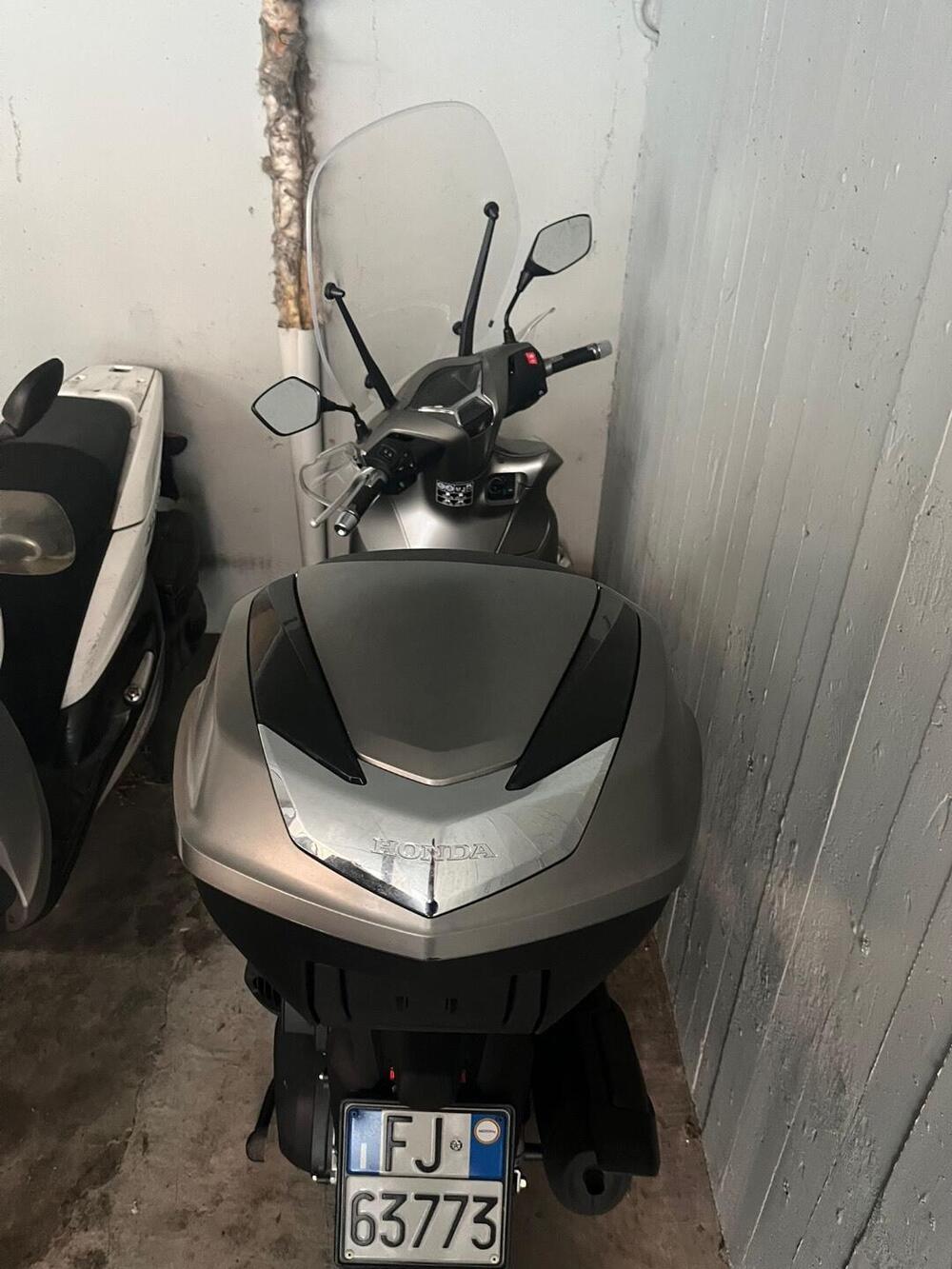 Honda SH 350 (2021 - 24) (2)