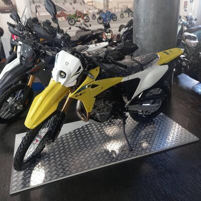 Suzuki DR-Z4S (2025 - 26) nuova