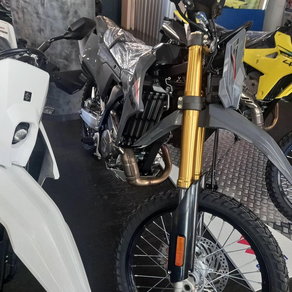 Suzuki DR-Z4S (2025 - 26) (2)