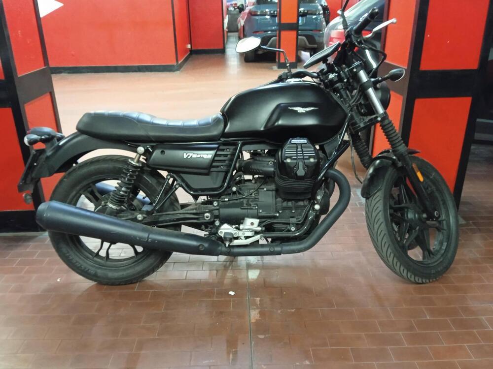 Moto Guzzi V7 III Stone (2017 - 20) (4)