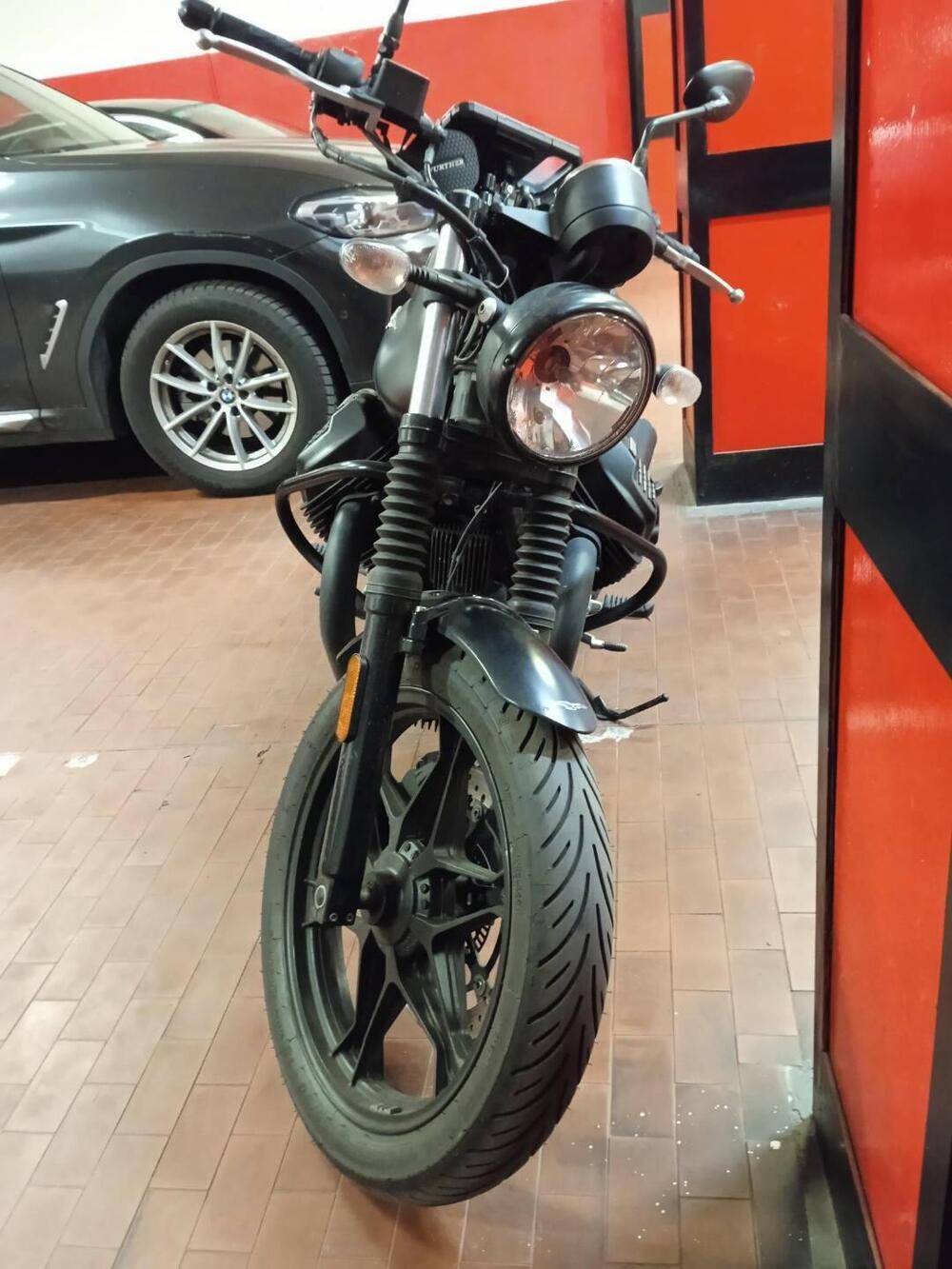 Moto Guzzi V7 III Stone (2017 - 20) (5)