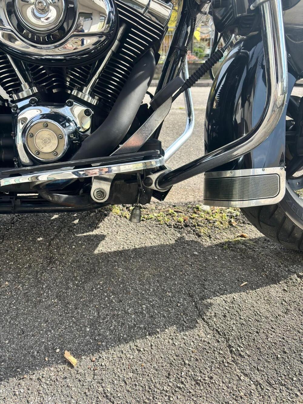 Harley-Davidson 1690 Road King (2008 - 09) - FLHR (16)