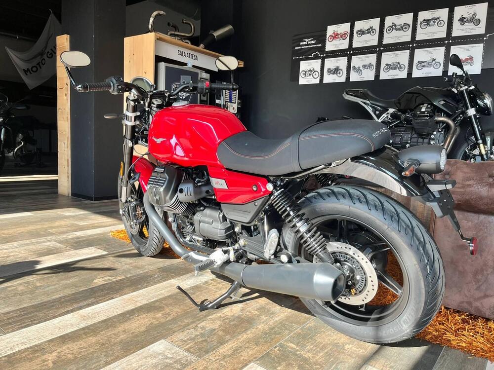 Moto Guzzi V7 Sport (2025 - 26) (5)