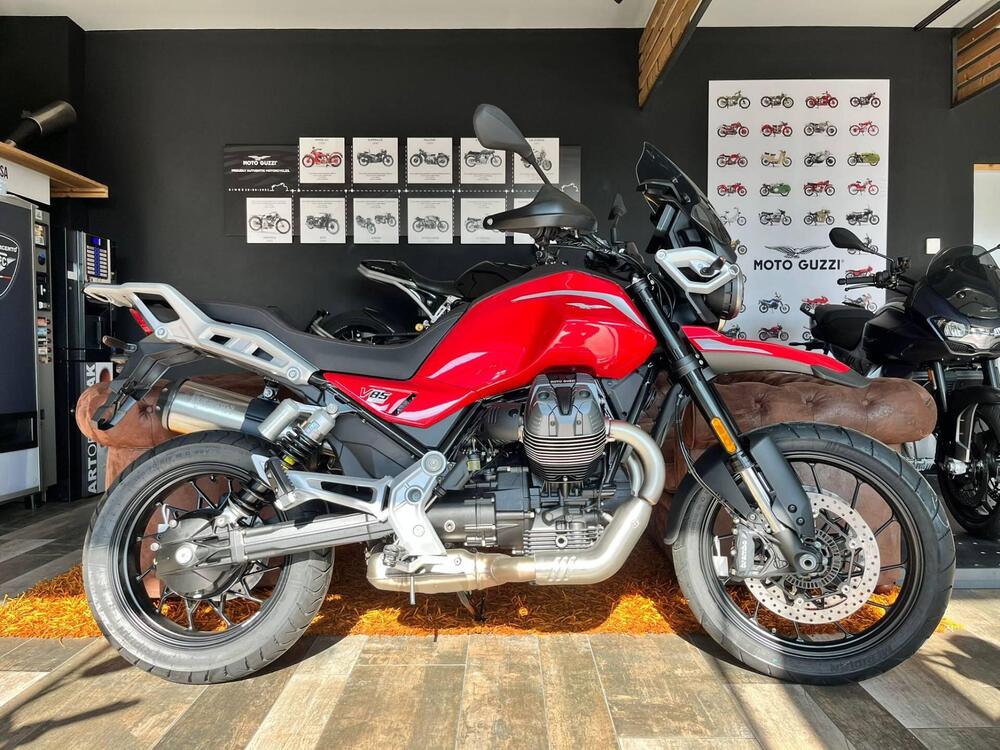 Moto Guzzi V85 Strada (2024 - 26) (2)