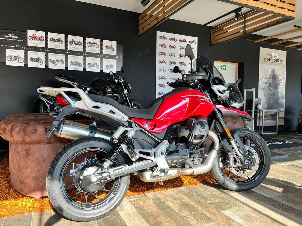 Moto Guzzi V85 Strada (2024 - 26) (4)