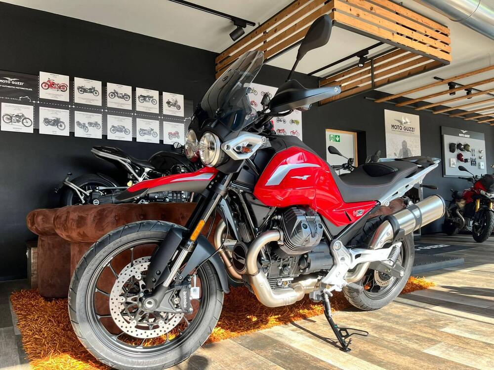 Moto Guzzi V85 Strada (2024 - 26) (3)