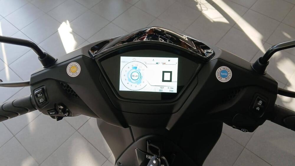 TNT XCR 125 (2025 - 26) (4)