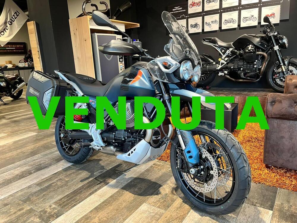 Moto Guzzi V85 TT Travel (2024 - 26)