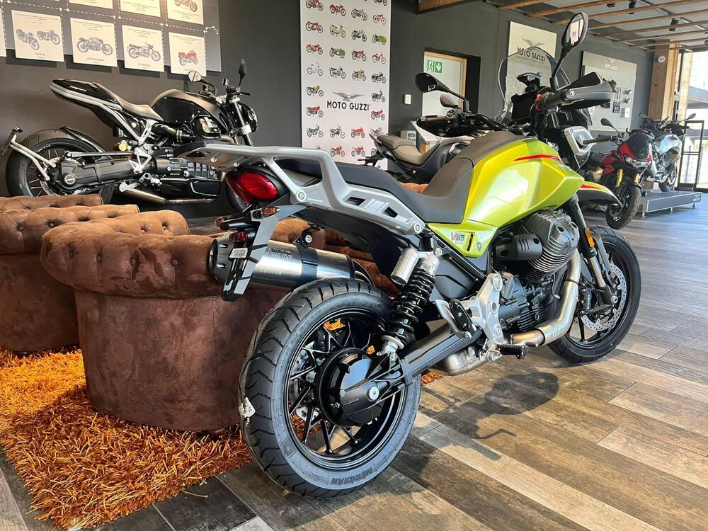 Moto Guzzi V85 Strada (2024 - 26) (4)