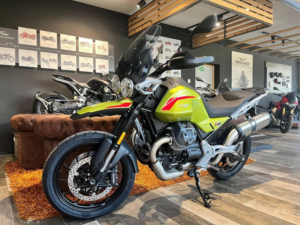 Moto Guzzi V85 Strada (2024 - 26) (3)