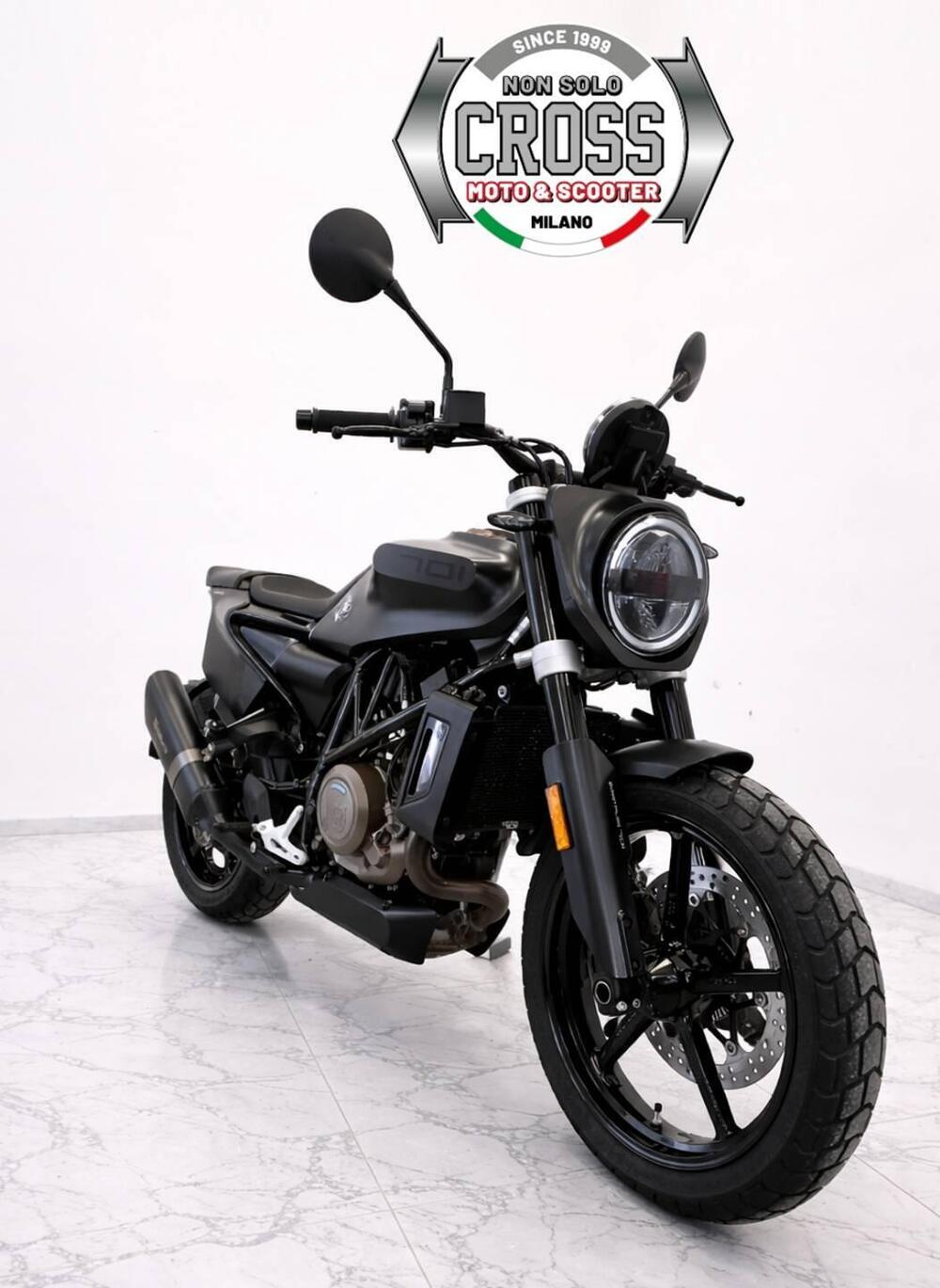 Husqvarna Svartpilen 701 (2020) (2)