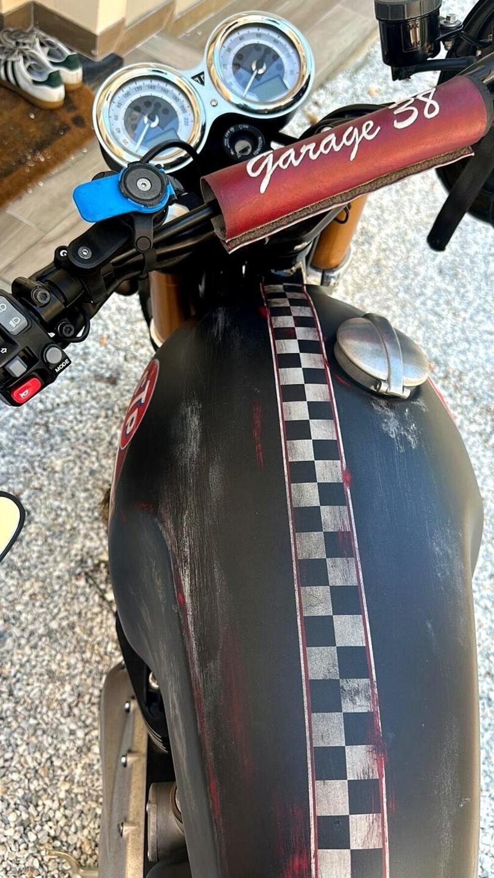 Triumph Thruxton 1200 R (2017 - 20) (8)