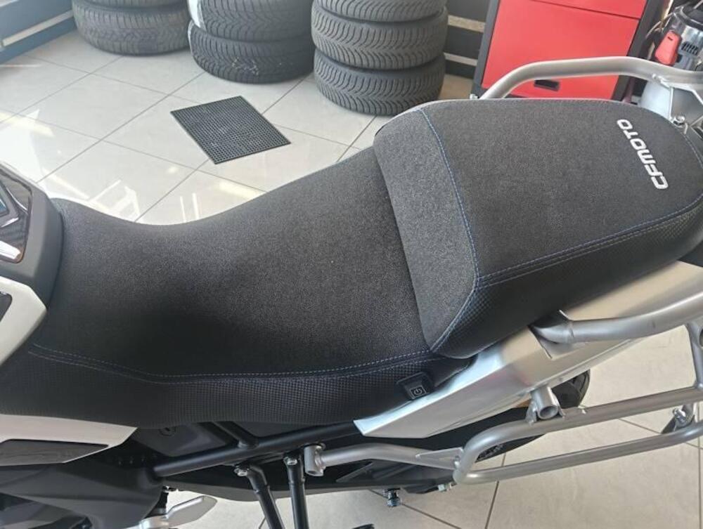 CFMOTO 700MT Adventure (2025 - 26) (4)