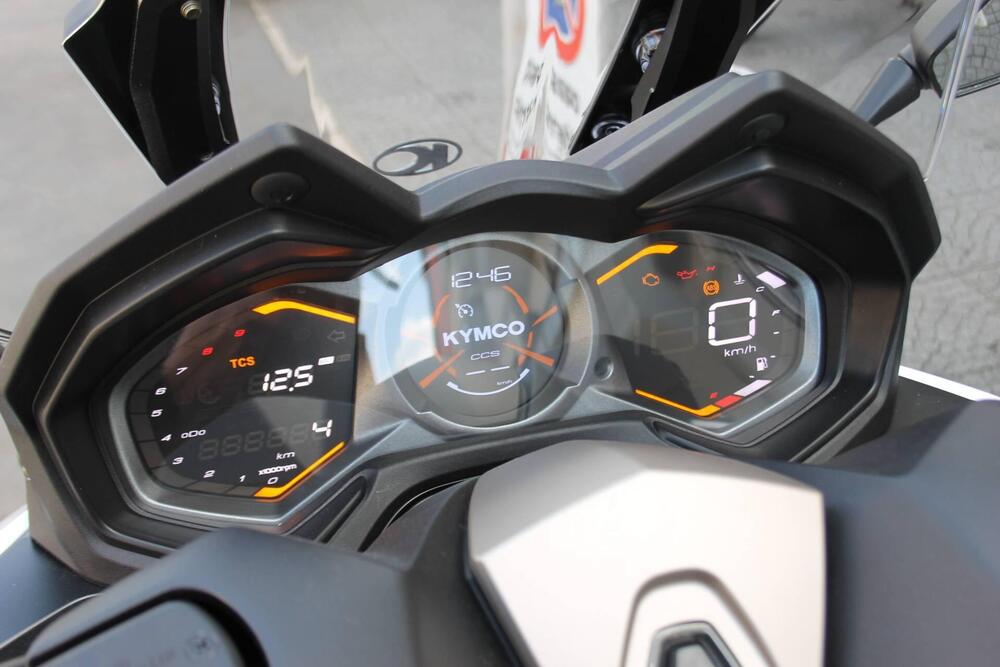 Kymco AK 550 Premium (2023 - 25) (4)