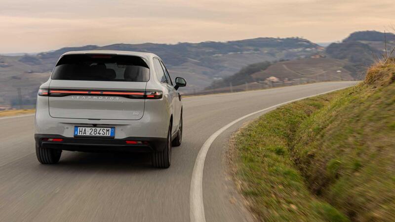 Leapmotor B10 REEV Hybrid: il SUV compatto con range extender da 24.900 euro [VIDEO]