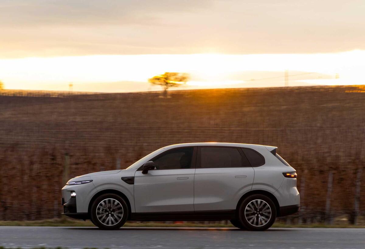 Leapmotor B10 REEV Hybrid: il SUV compatto con range extender da 24.900 euro [VIDEO]