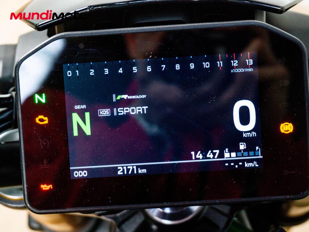 Kawasaki Z 900 SE (2025 - 26) (12)