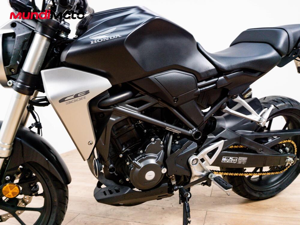 Honda CB 300 R (2020 - 21) (9)