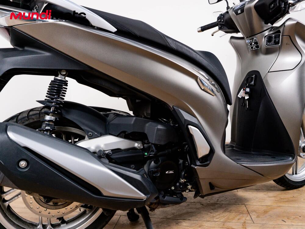 Honda SH 350i Sport (2025 - 26) (4)