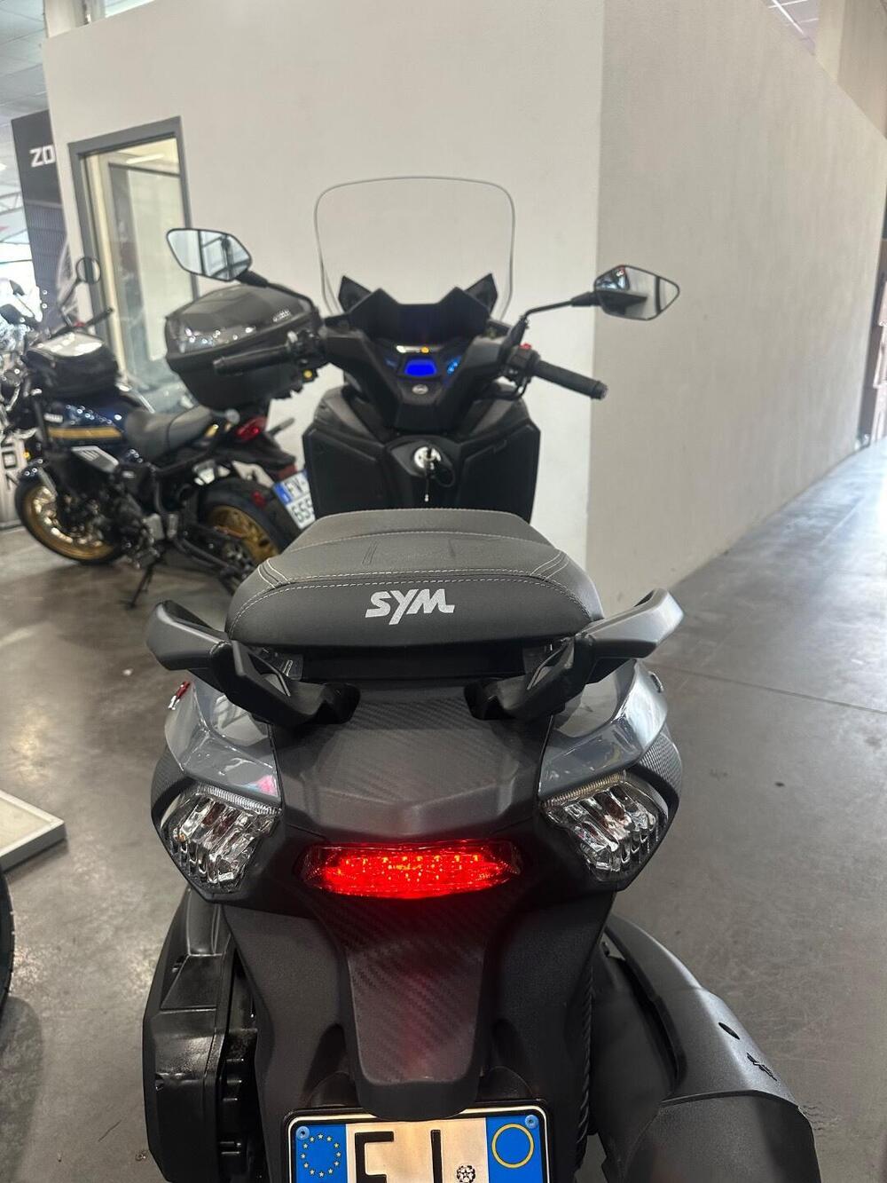 Sym Joymax 300 Z+ (2021 - 24) (7)