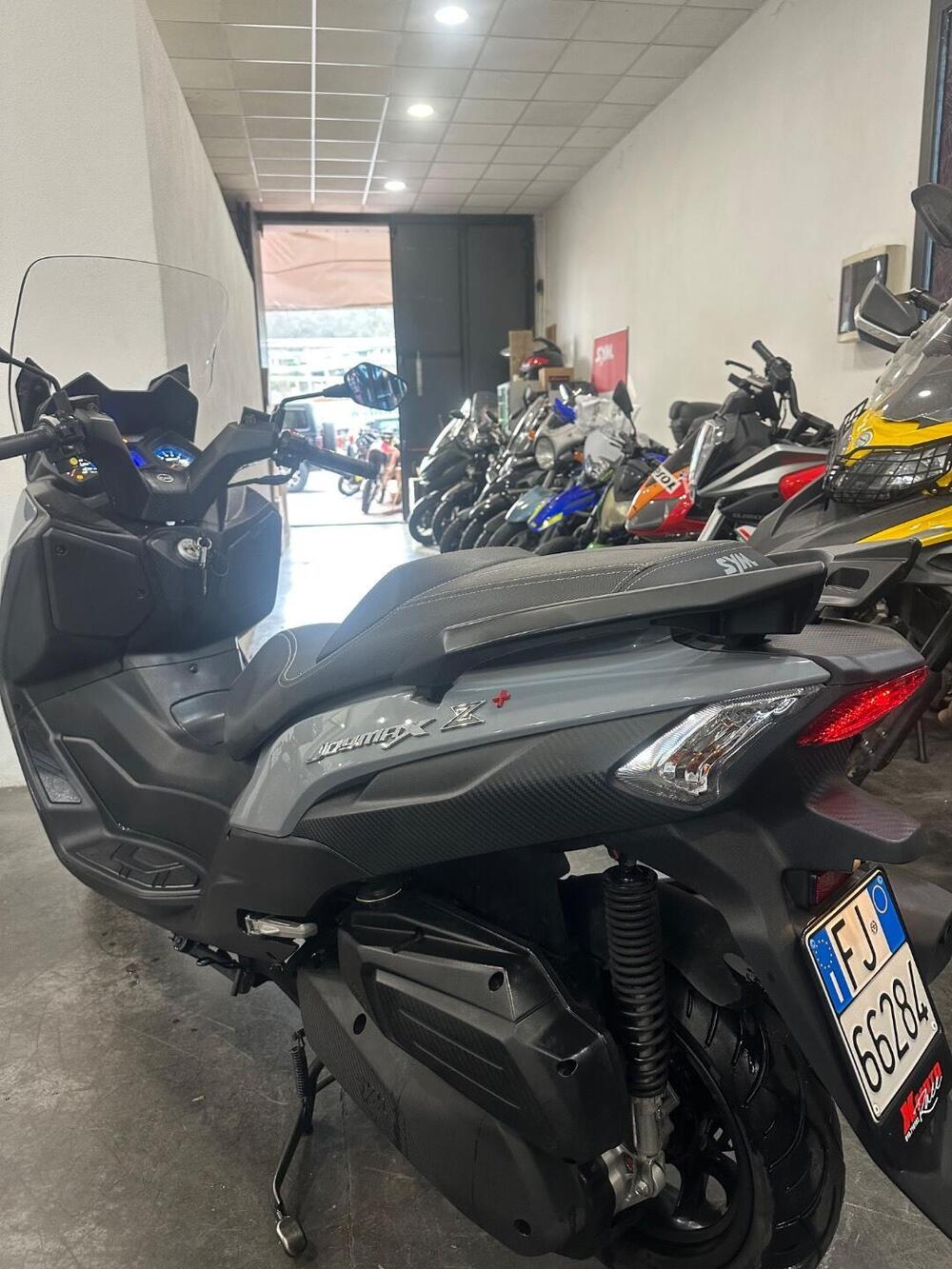 Sym Joymax 300 Z+ (2021 - 24) (12)